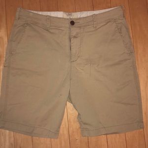 Khaki hollister shorts